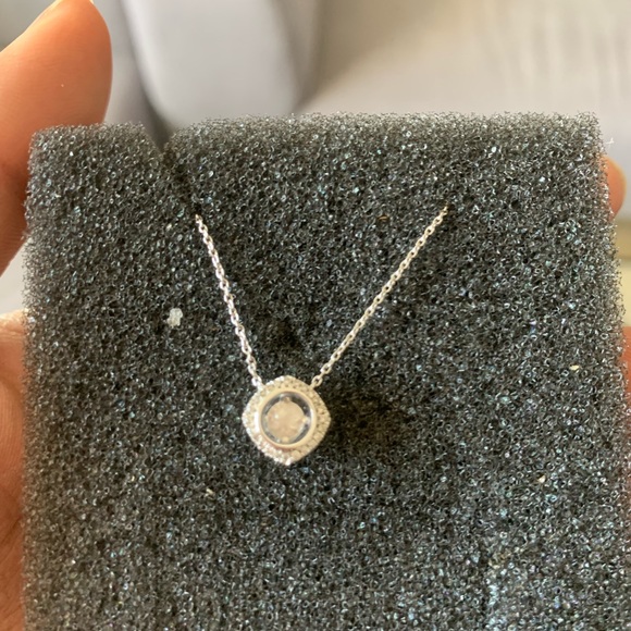 Diamond necklace. - Picture 4 of 5